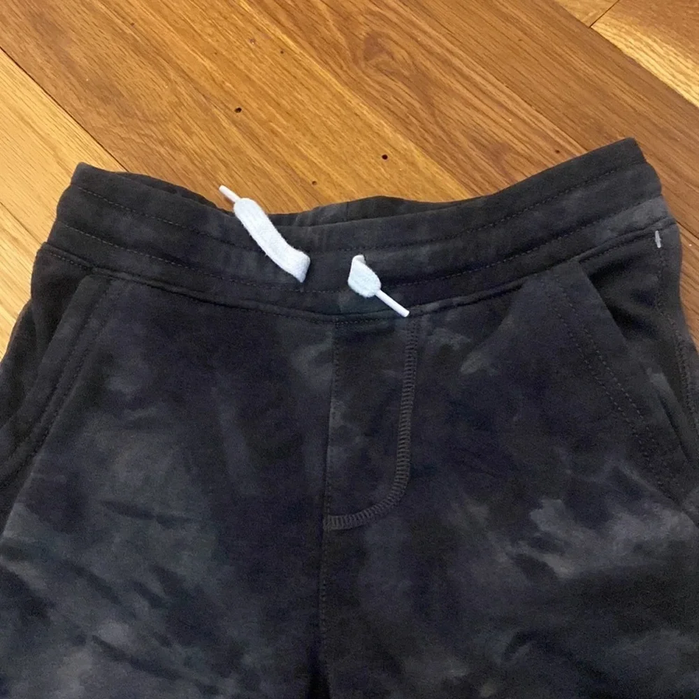 Old Navy Boys Gray Cotton Shorts Size M